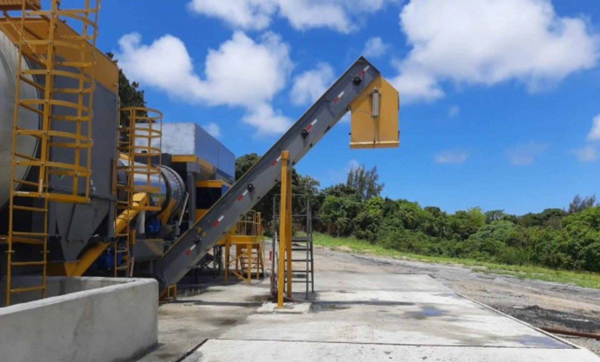  Pol&iacute;cia ambiental fecha usina em Saquarema