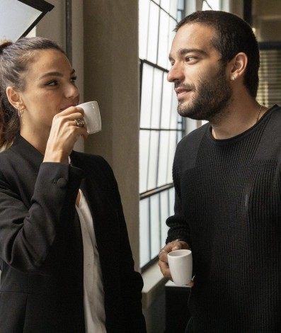 Sandro (Humberto Carrão) e Betina (Isis Valverde) em 'Amor de Mãe' - Globo/Victor Pollak