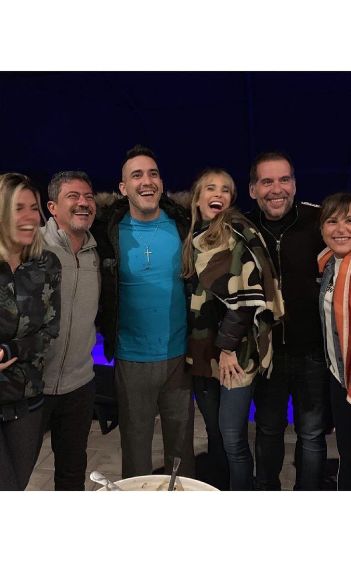 Tom Veiga com amigos, entre eles Andr&eacute; Marques, Dany Bananinha e Leandro Hassum - Reprodu&ccedil;&atilde;o Internet