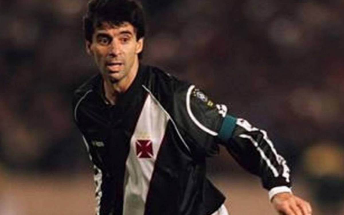 Mauro Galv&atilde;o com a camisa do Vasco - Reprodu&ccedil;&atilde;o
