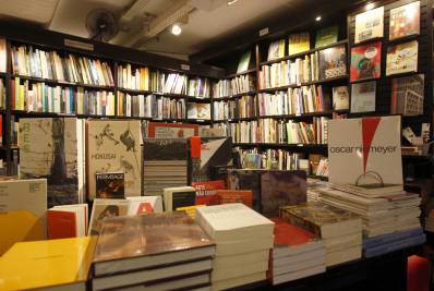 Pirataria de livros é alvo de operação em quatro estados