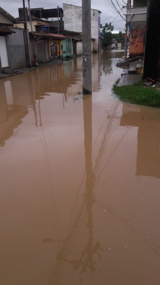 Moradores da Rua Pernambuco no bairro Cidade Beira Mar, denunciaram alagamentos e ruas intransitáveis - Divulgação