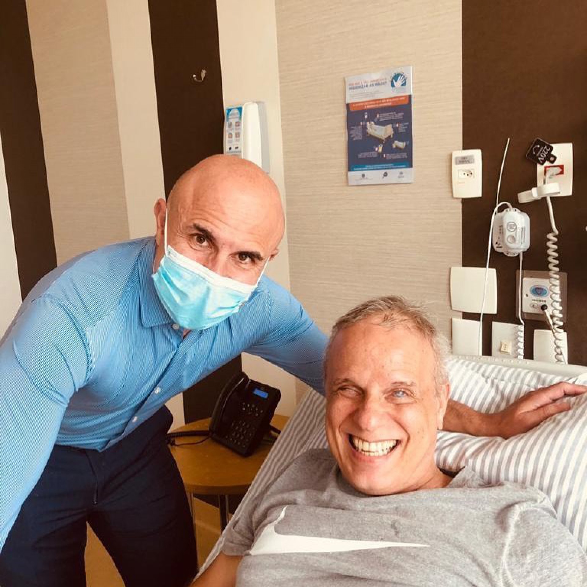 Dudu Braga e o médico Fernando Maluf - Reprodução