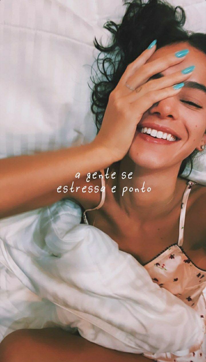 Bruna Marquezine sensualiza na cama com os filtros do Instagram - Reprodução Internet