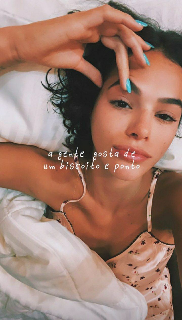 Bruna Marquezine sensualiza na cama com os filtros do Instagram - Reprodução Internet