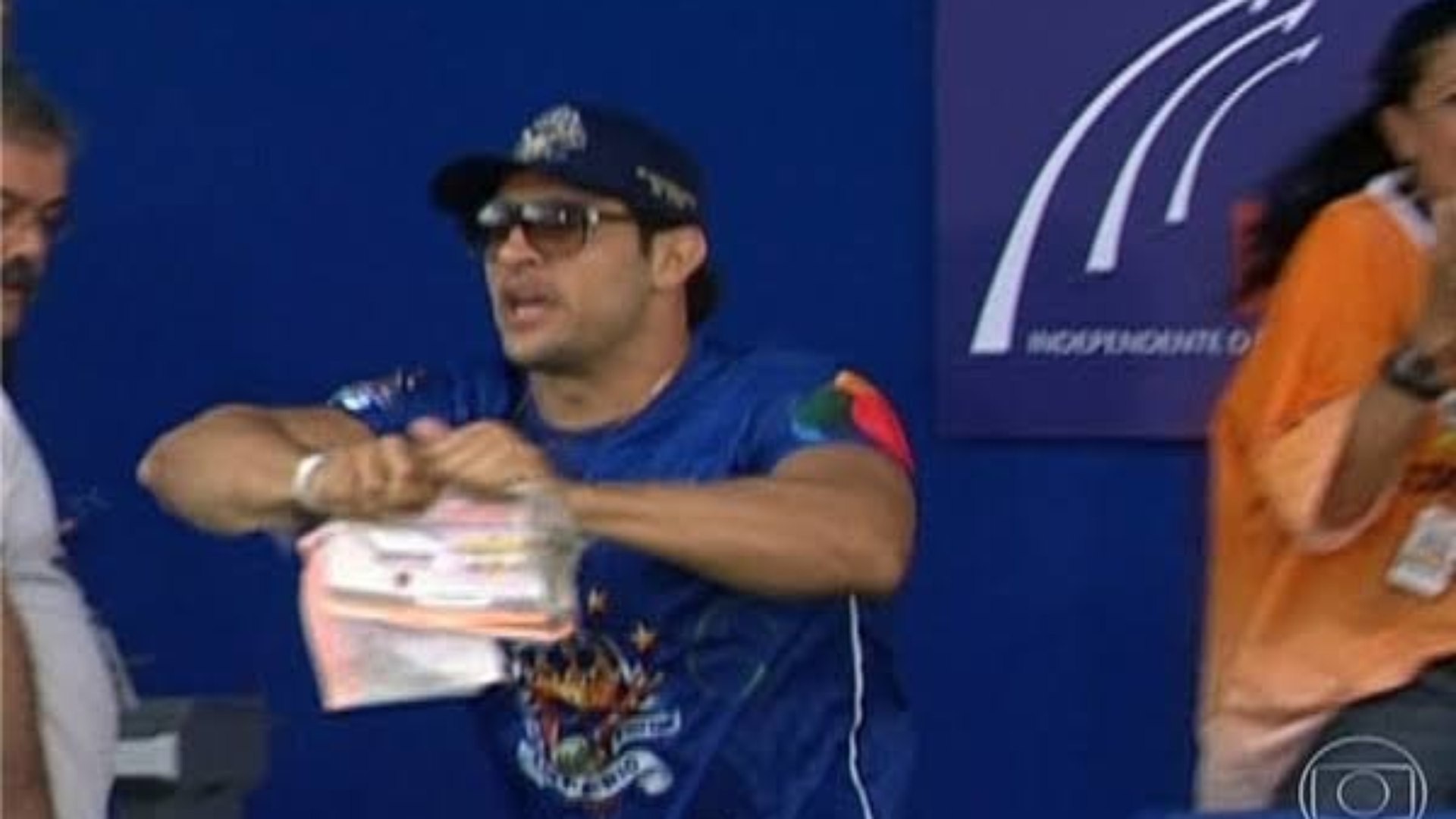 Única pessoa que pode salvar o Trump dos votos pelos correios
 - Reprodução Twitter