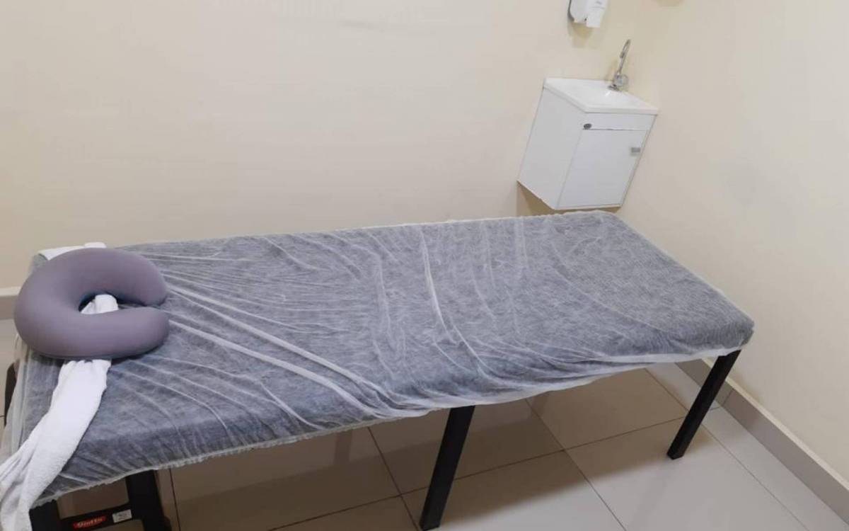 O acusado trabalhava a quatro meses em um centro médico/estético de Piabetá, em uma sala alugada.