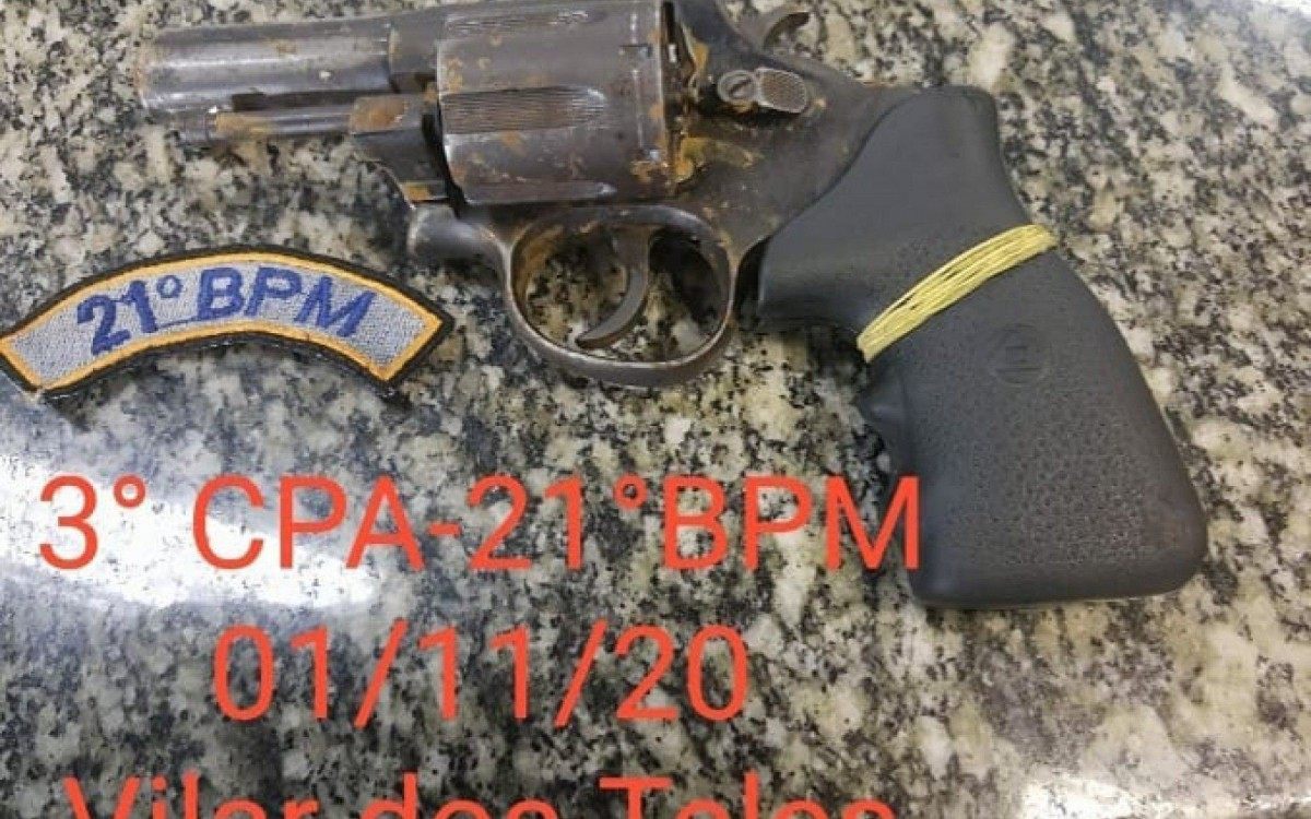 Arma de fogo é apreendida pela PM em São João de Meriti - Divulgação/ 21º BPM