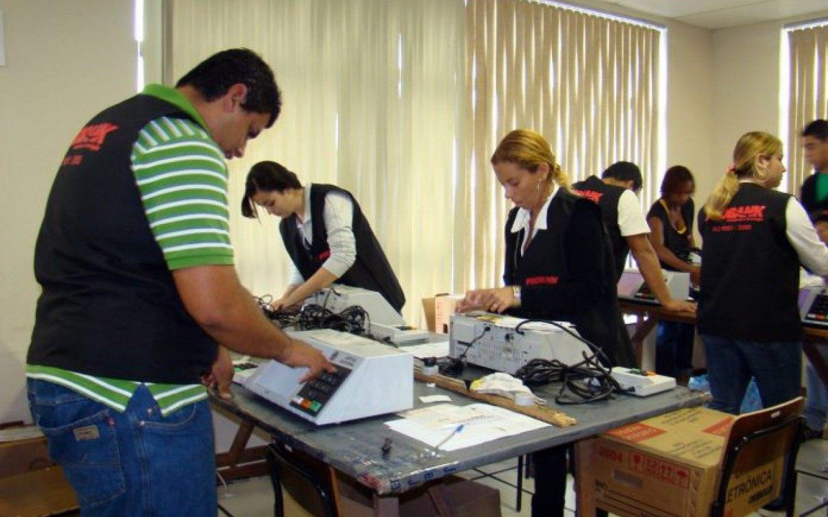 A ação teve início na manhã desta terça-feira (3) e segue até a próxima semana, na Escola Estadual Matias Neto, em Macaé  - Divulgação