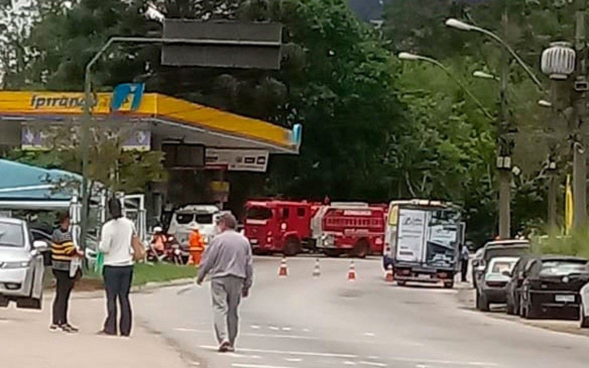 Trânsito foi afetado na União e Indústria por conta de perfuração de tubulação de gás - Reprodução/Internet