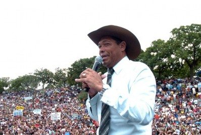 Sítio de apóstolo Valdemiro Santiago é invadido por homens armados em São Paulo