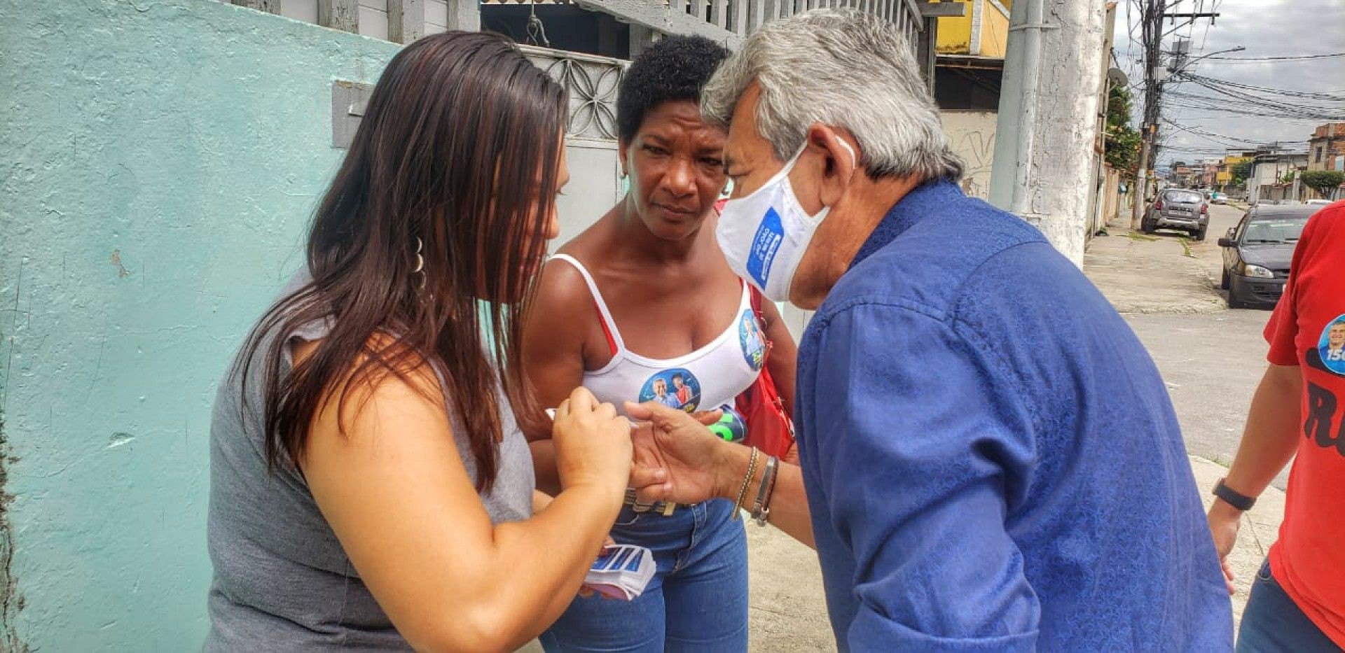 Doutor Jo&atilde;o conversou com moradores durante caminhadas em Meriti - Divulga&ccedil;&atilde;o