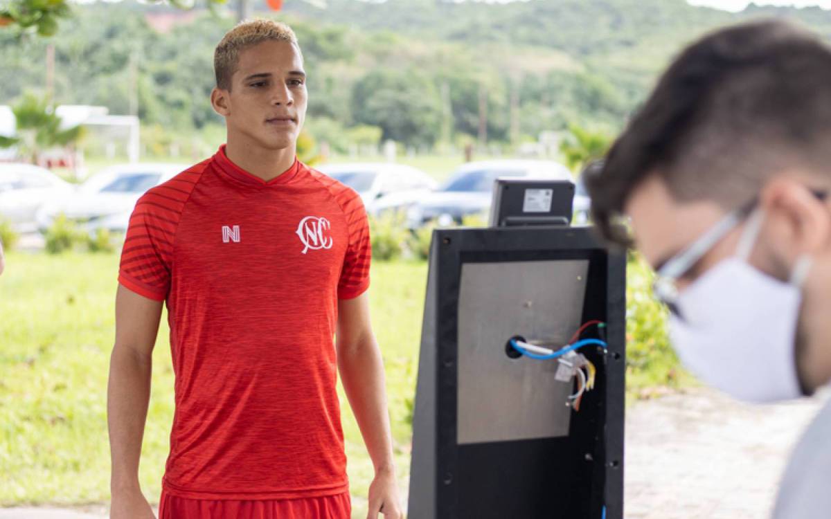 Revelado pelo próprio Náutico, Thiago Fernandes custou cerca de R$ 7 milhões ao Flamengo - Caio Falcão/Náutico
