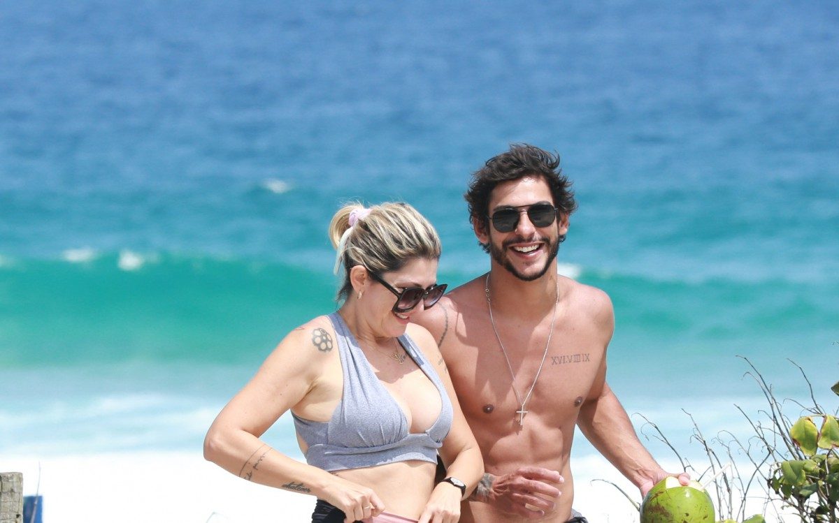 Ant&Atilde;Žnia Fontenelle passeia na orla com o novo namorado, Shia