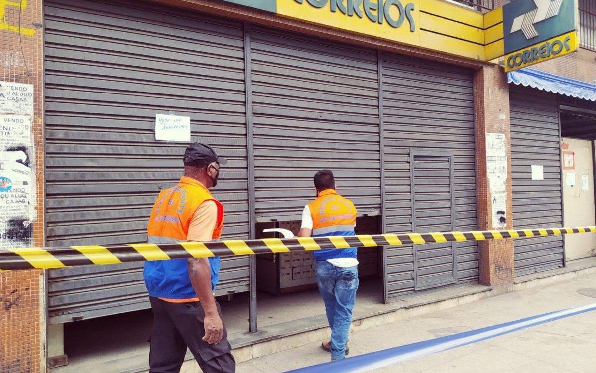A explosão atingiu uma agência dos correios. 