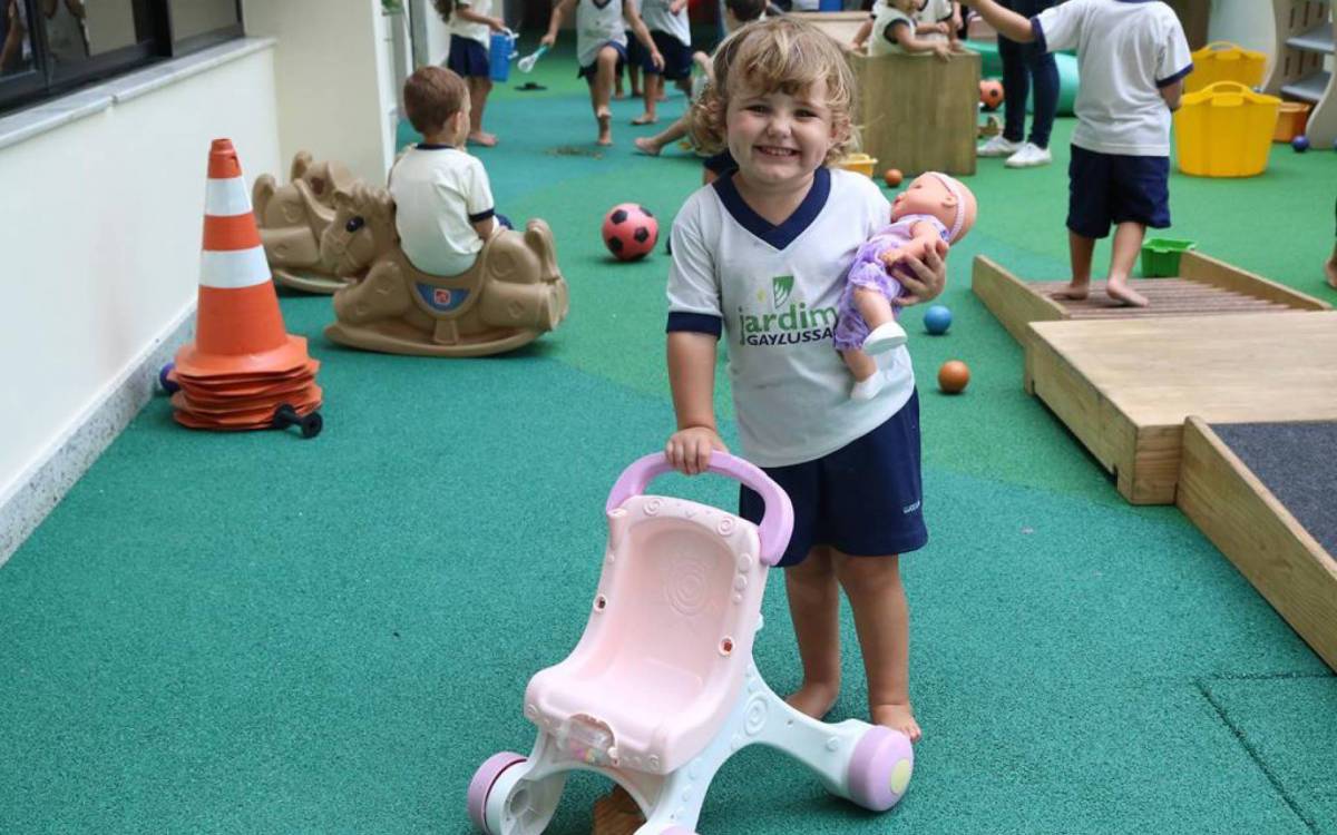 Vivência no espaço escolar afeta a constituição corporal, deixando marcas e memórias afetivas