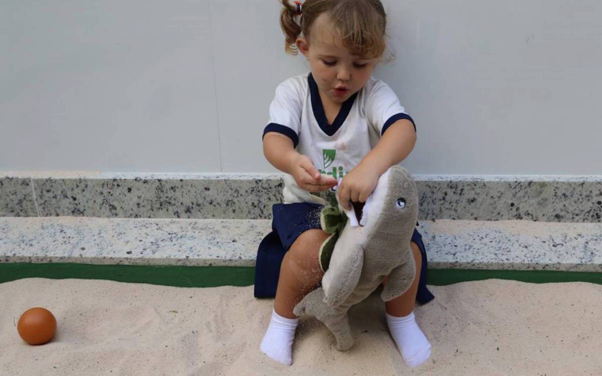 Vivência no espaço escolar afeta a constituição corporal, deixando marcas e memórias afetivas