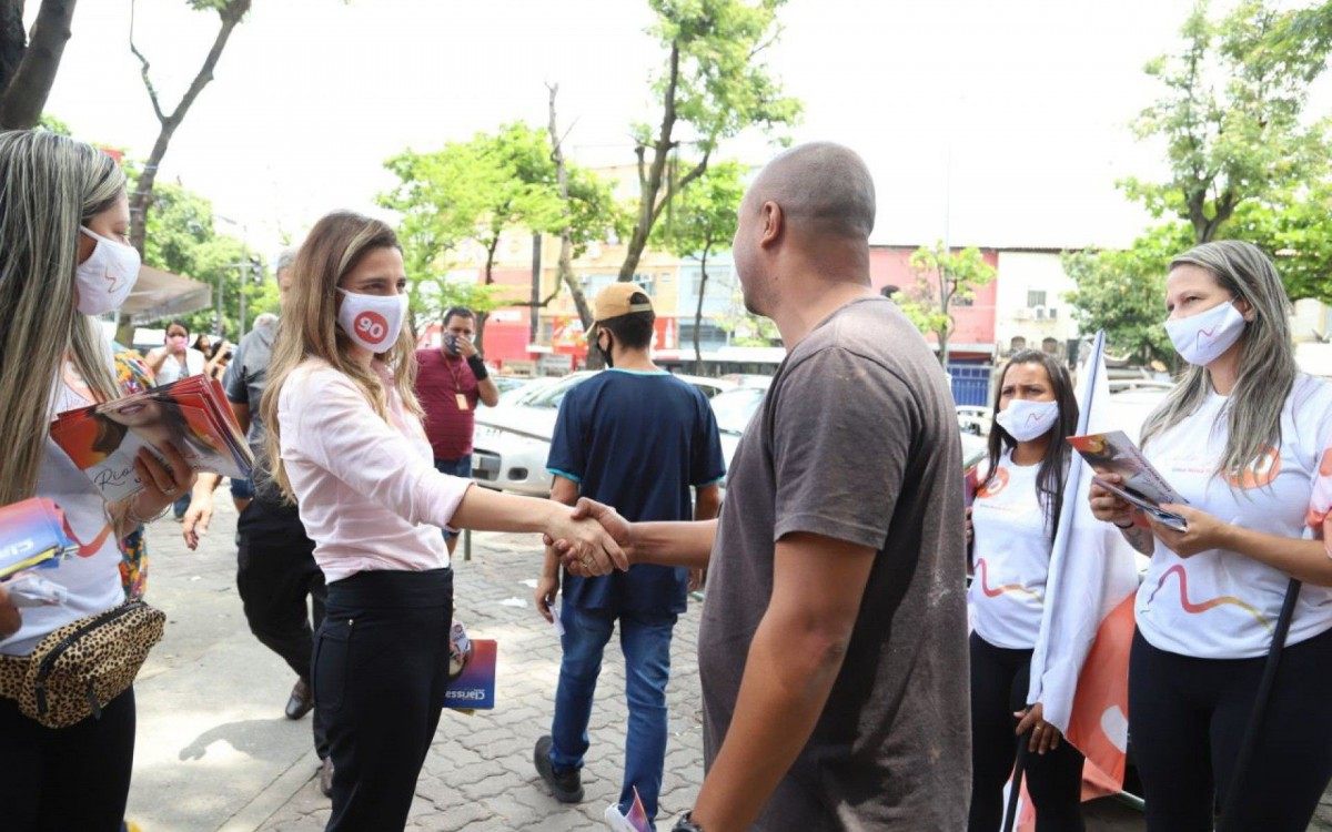 Candidato à Prefeitura do Rio pelo PROS, Clarissa Garotinho, em Campo Grande - Divulgação