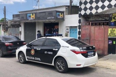 Força-tarefa fecha fábrica clandestina de cosméticos da milícia de Ecko 