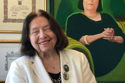 Nélida Piñon faz doação ao Instituto Cervantes do Rio e biblioteca é nomeada com seu nome