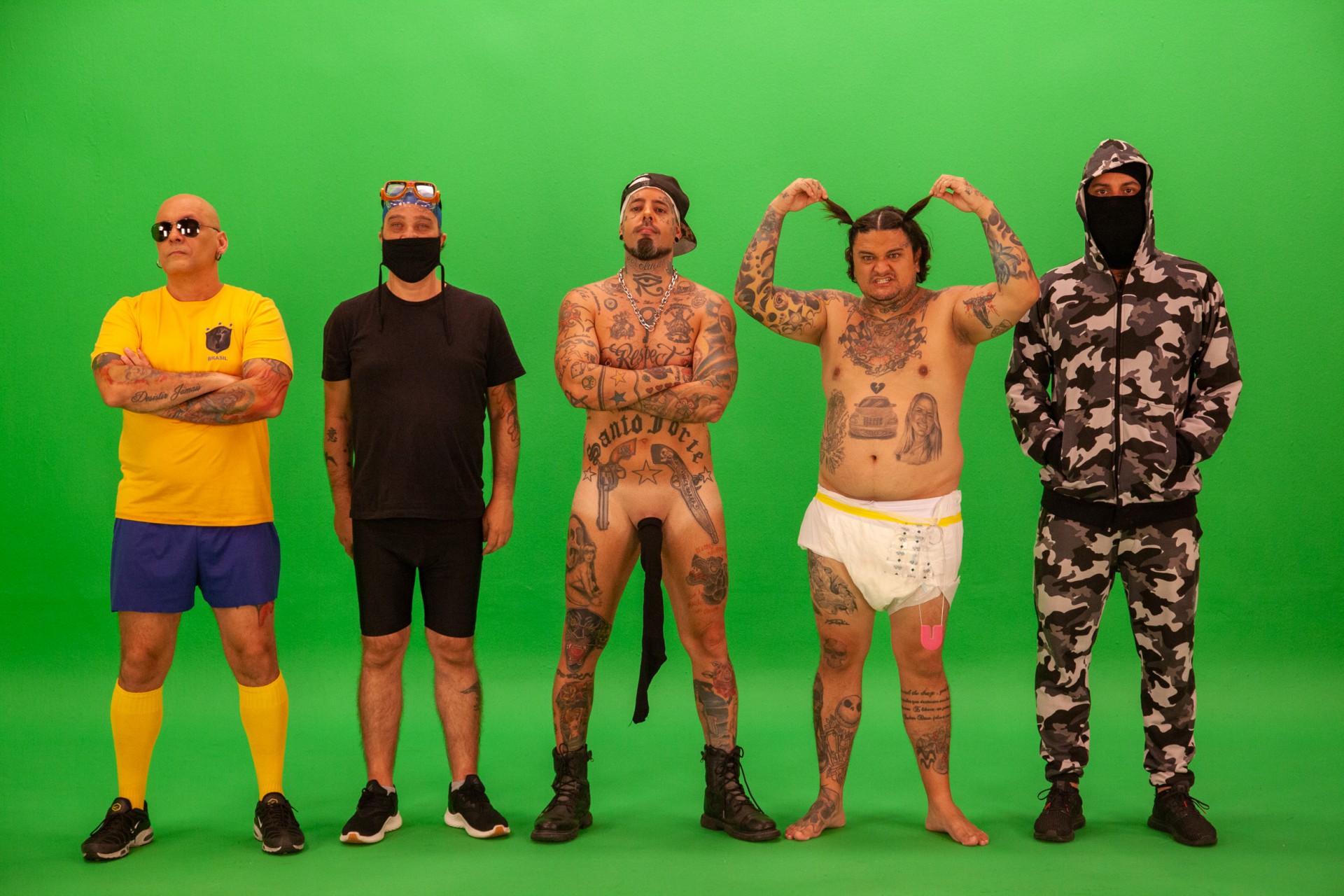 Detonautas Roque Clube no clipe de 'Kit Gay' - Bruno Kaiuca / Divulgação