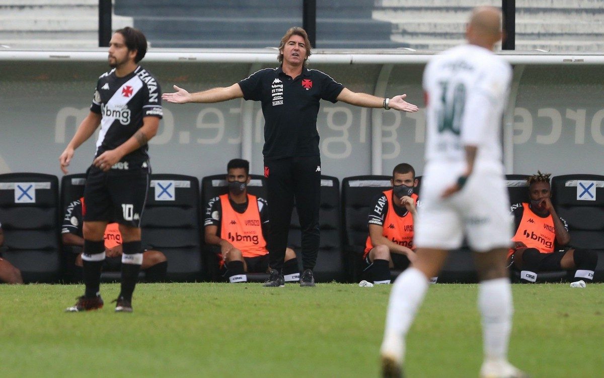 Vasco x Palmeiras jogam pela 20ª rodada do Campeonato Brasileiro 2020 no estádio de São Januário. Ricardo Sá Pinto técnico do Vasco.