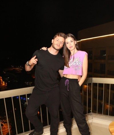 Klebber Toledo e Camila Queiroz - Divulgação/ CS Eventos/Reginaldo Teixeira e Mateus Montoni)