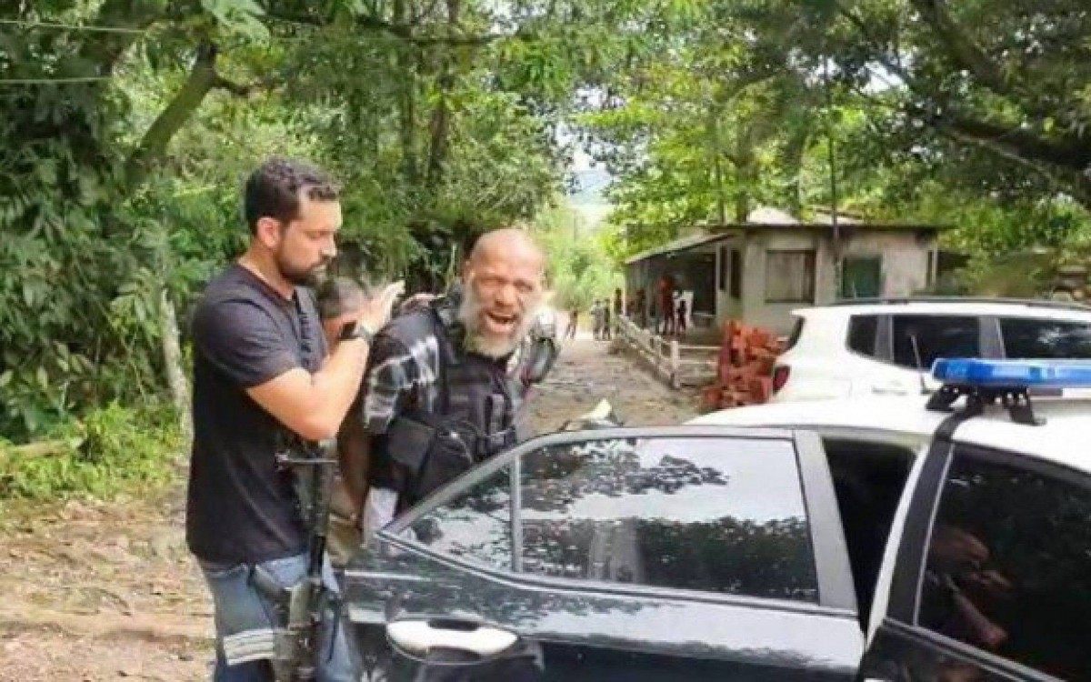 Homem foi preso em mata próxima a casa da família em Duque de Caxias, na Baixada Fluminense