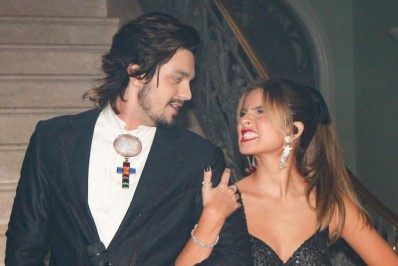 Giulia Be revela cena de beijo em clipe com Luan Santana