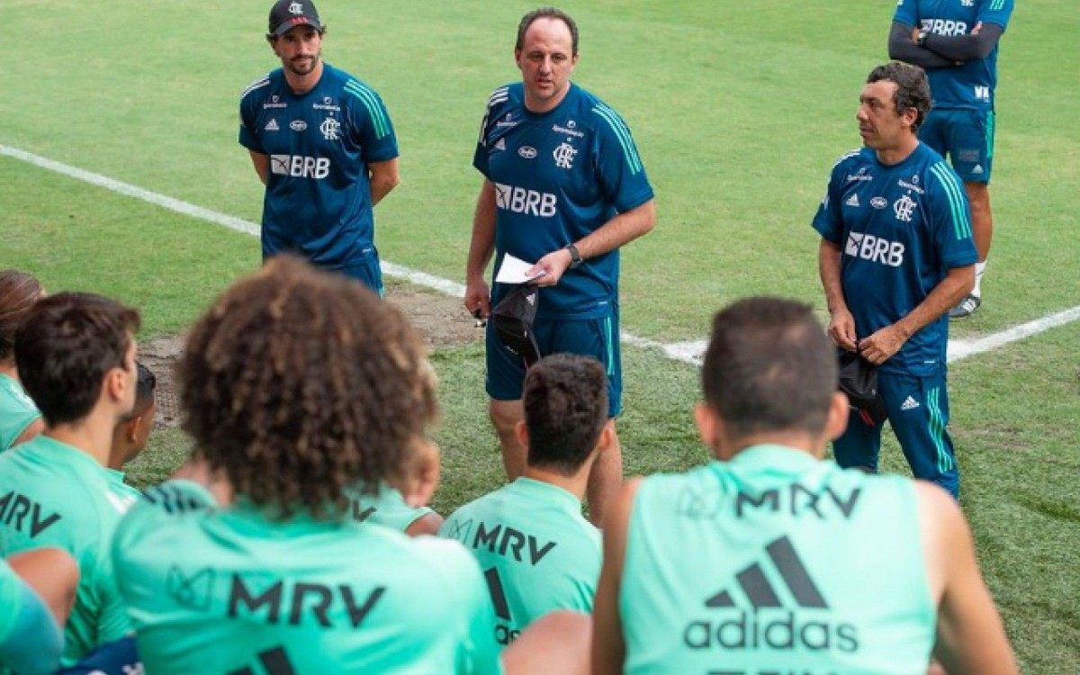 Rogério Ceni comanda primeiro treino no Flamengo