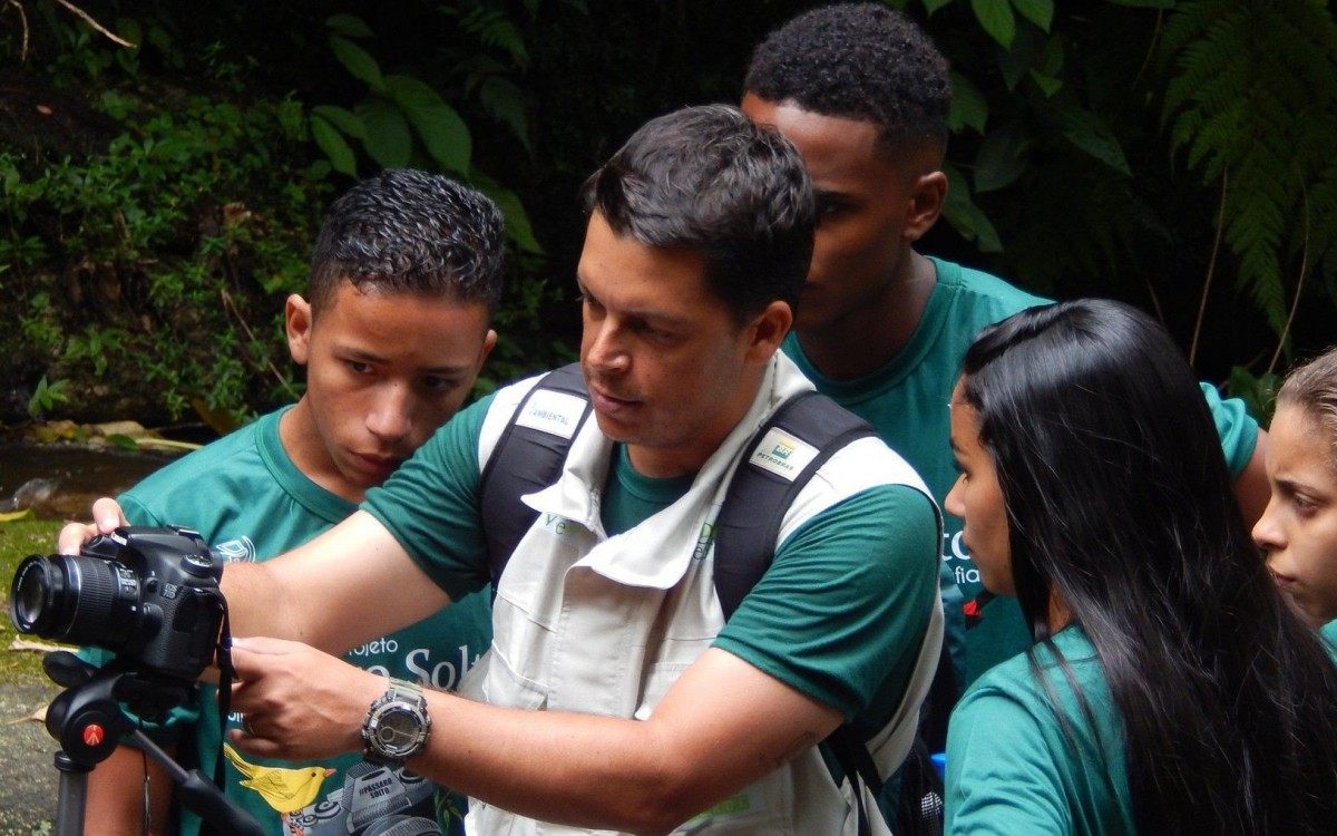 Grupo escolar em área da Rebio do Tinguá