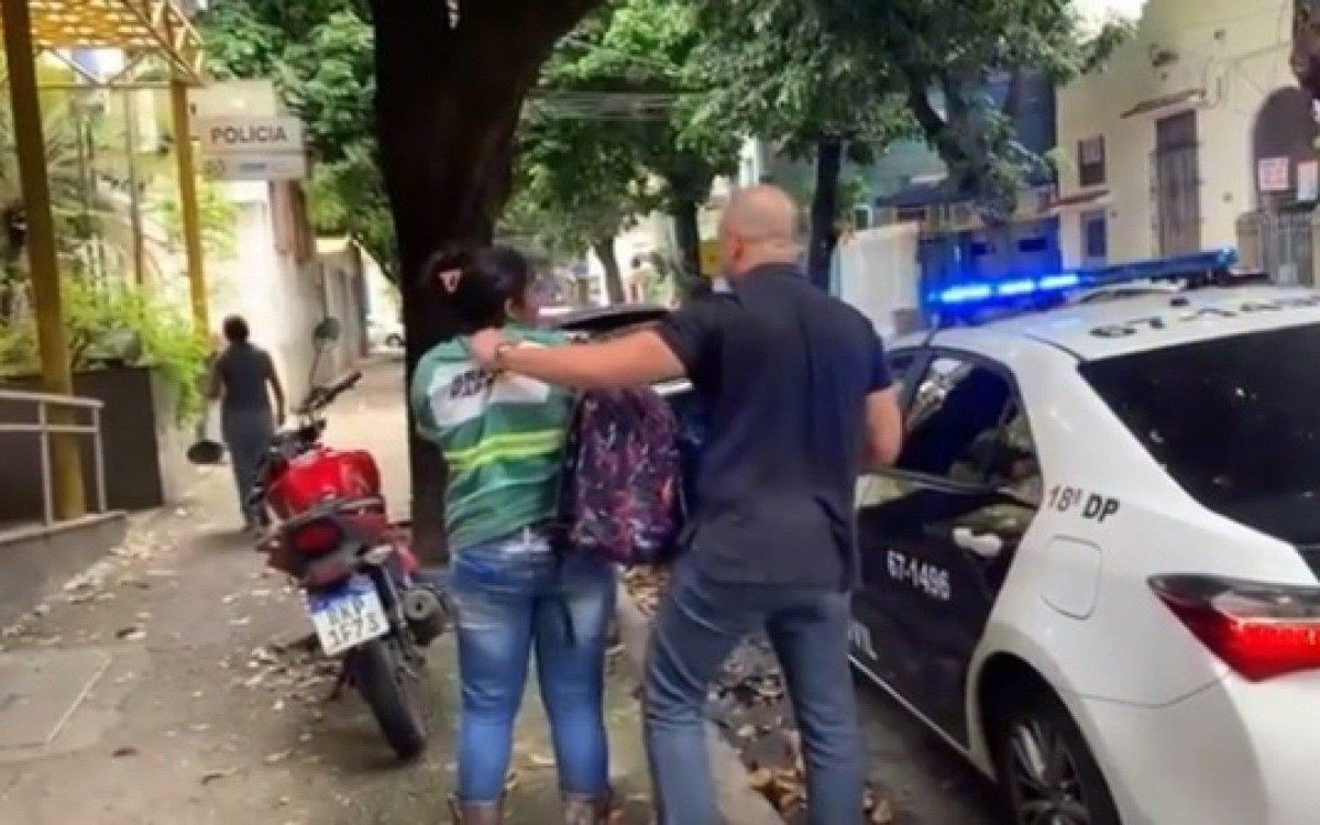 Polícia Civil prende acusada de tentativa de homicídio e porte ilegal de arma de fogo - Reprodução