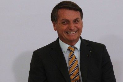 Bolsonaro quer exigir assinatura de termo de responsabilidade para quem se vacinar