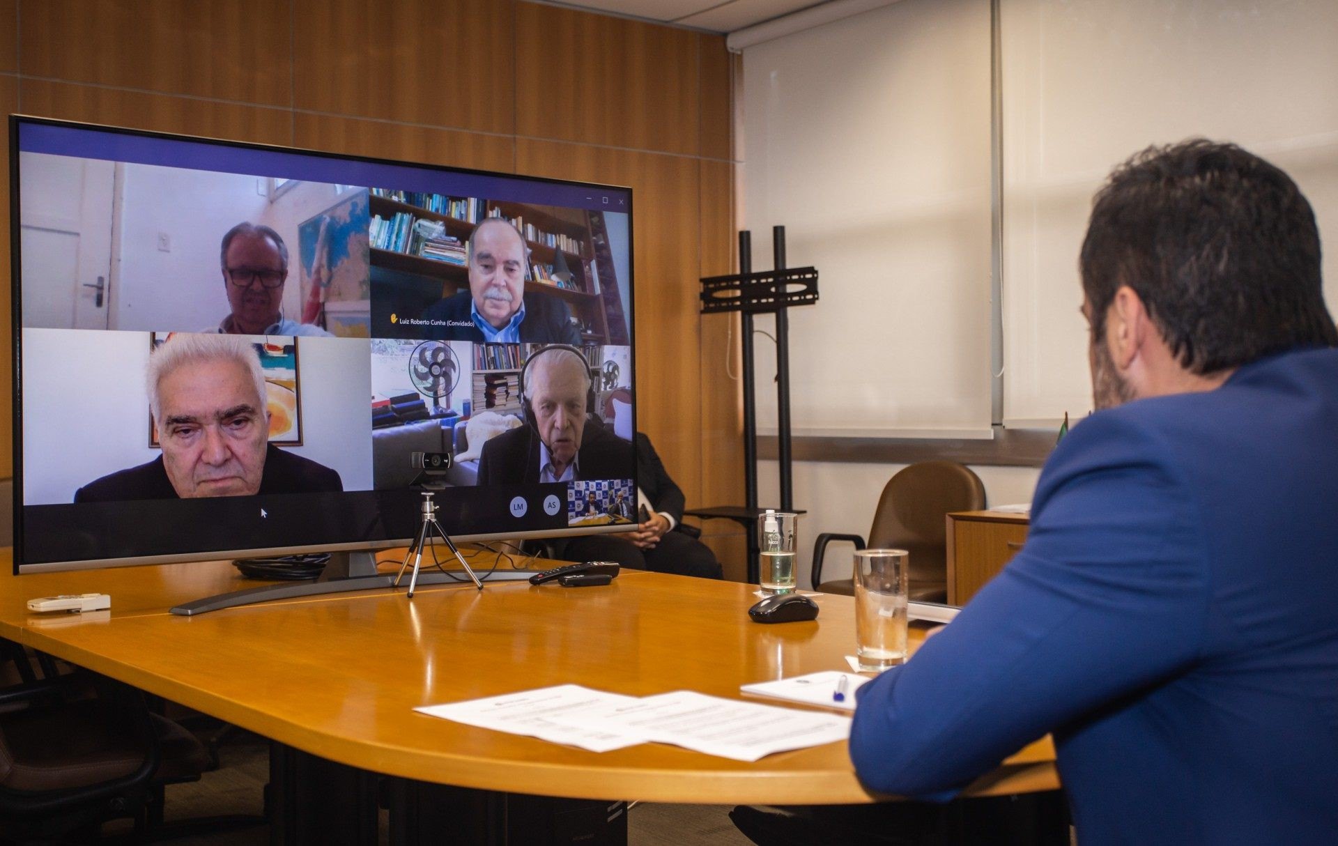 Castro tem 1ª reunião com Conselho de Especialistas; revisão da Previdência está no radar