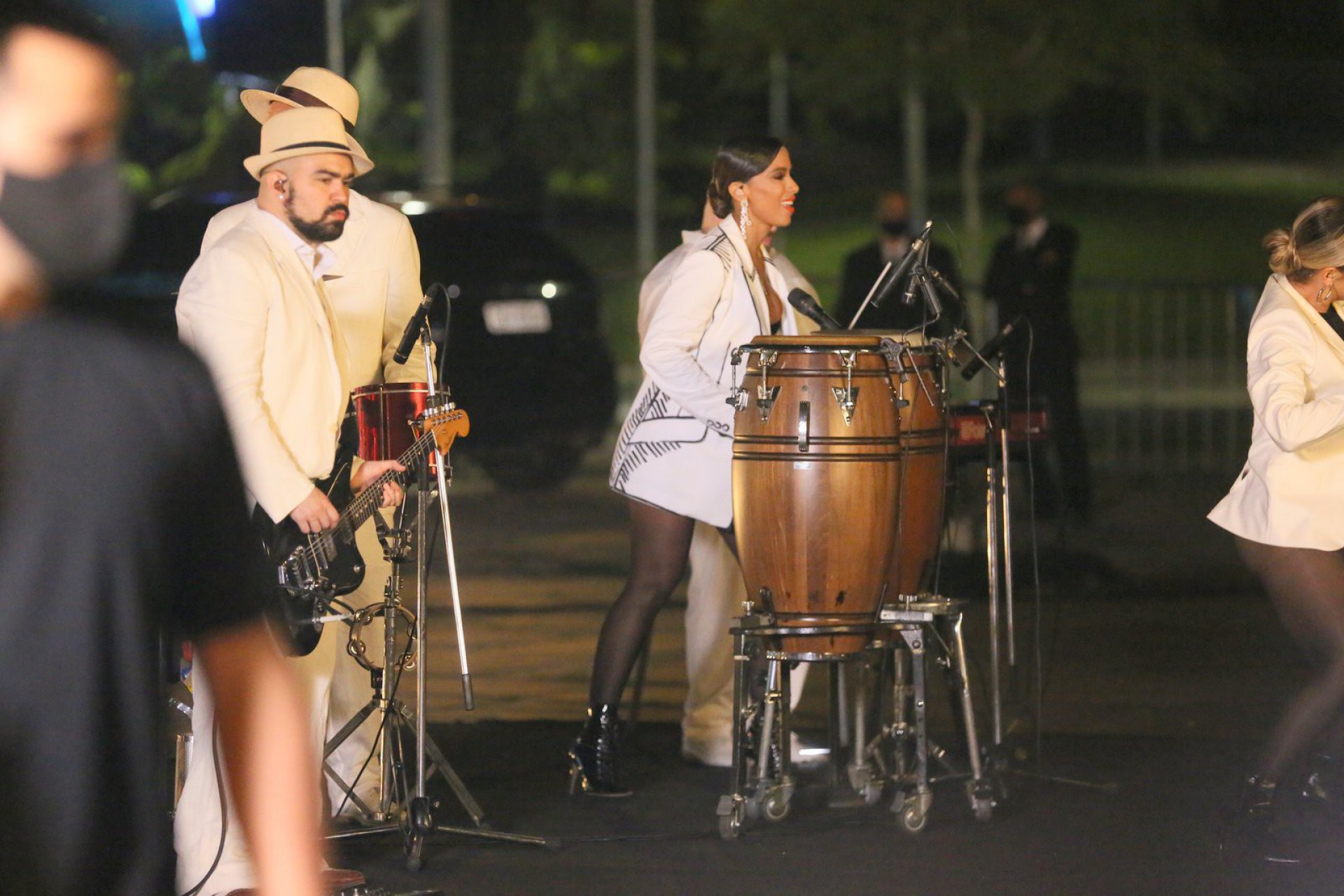 Anitta grava clipe nos Arcos da Lapa na madrugada desta terça-feira - Marcello Sa Barretto / Ag. News