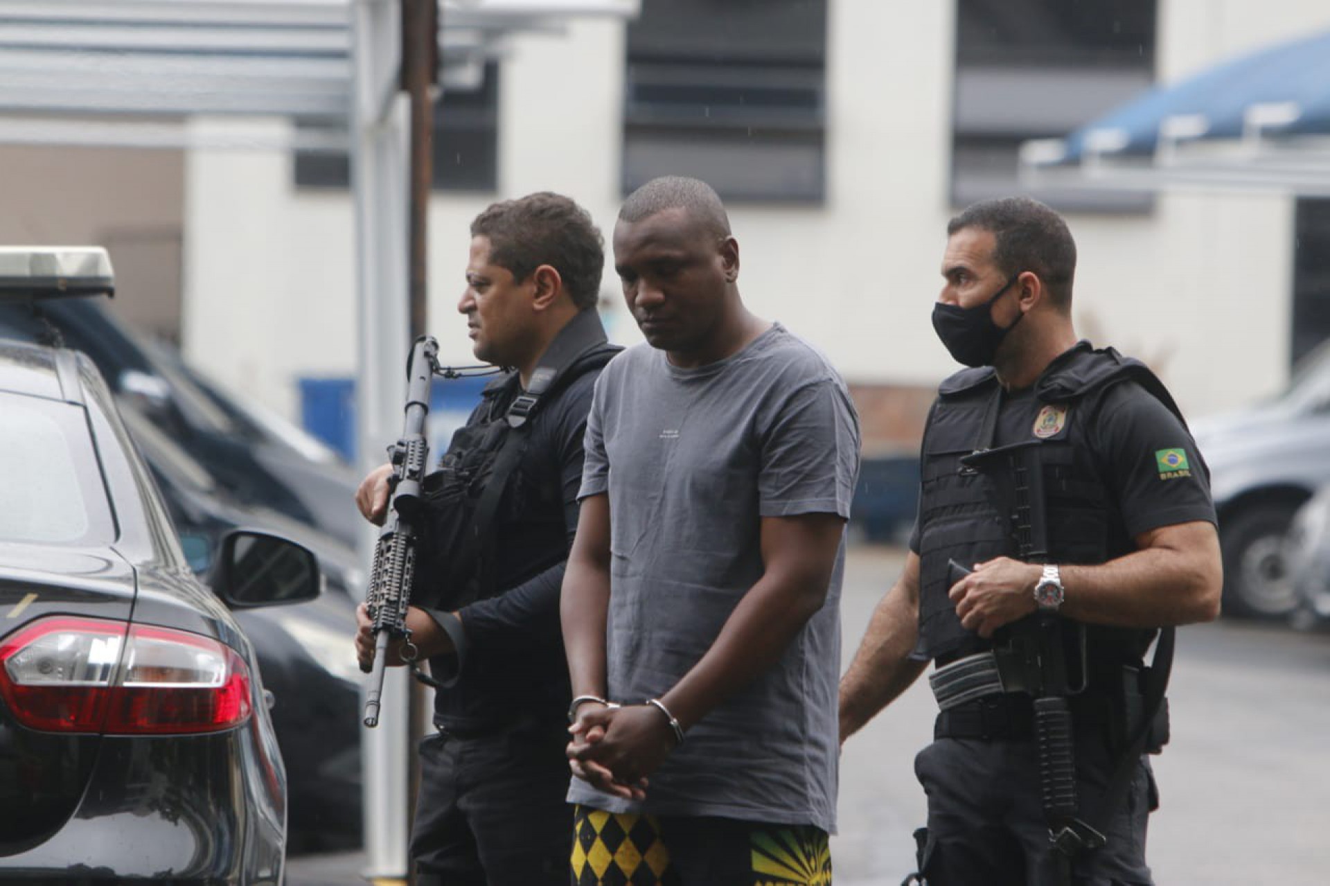 Homem é preso na Penha durante Operação Zero Lastro, na Penha, Zona Norte do Rio - Reginaldo Pimenta/ Agência O DIA