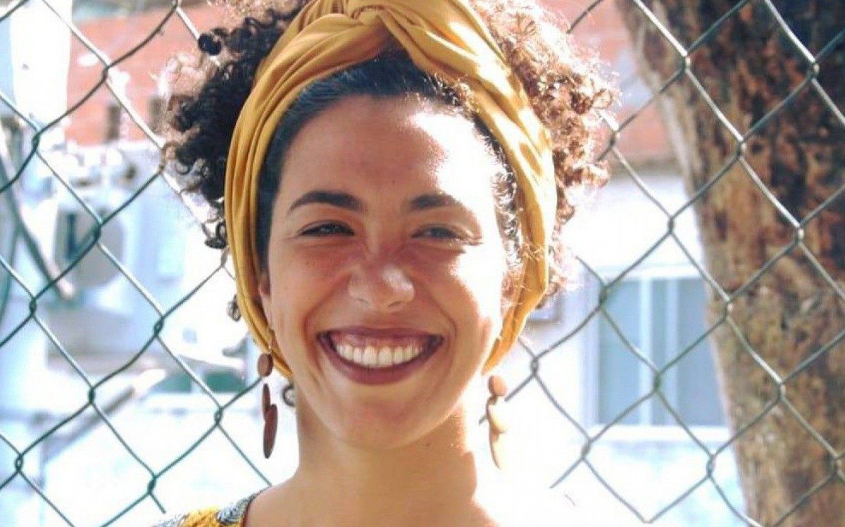 Deputada federal Talíria Petrone foi ameaçada por milicianos e anda com escola da polícia - Reprodução/Facebook