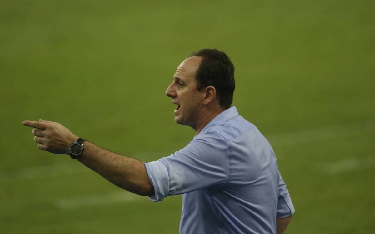 O Flamengo, agora dirigido por Ceni, defende o título nacional - Reginaldo Pimenta