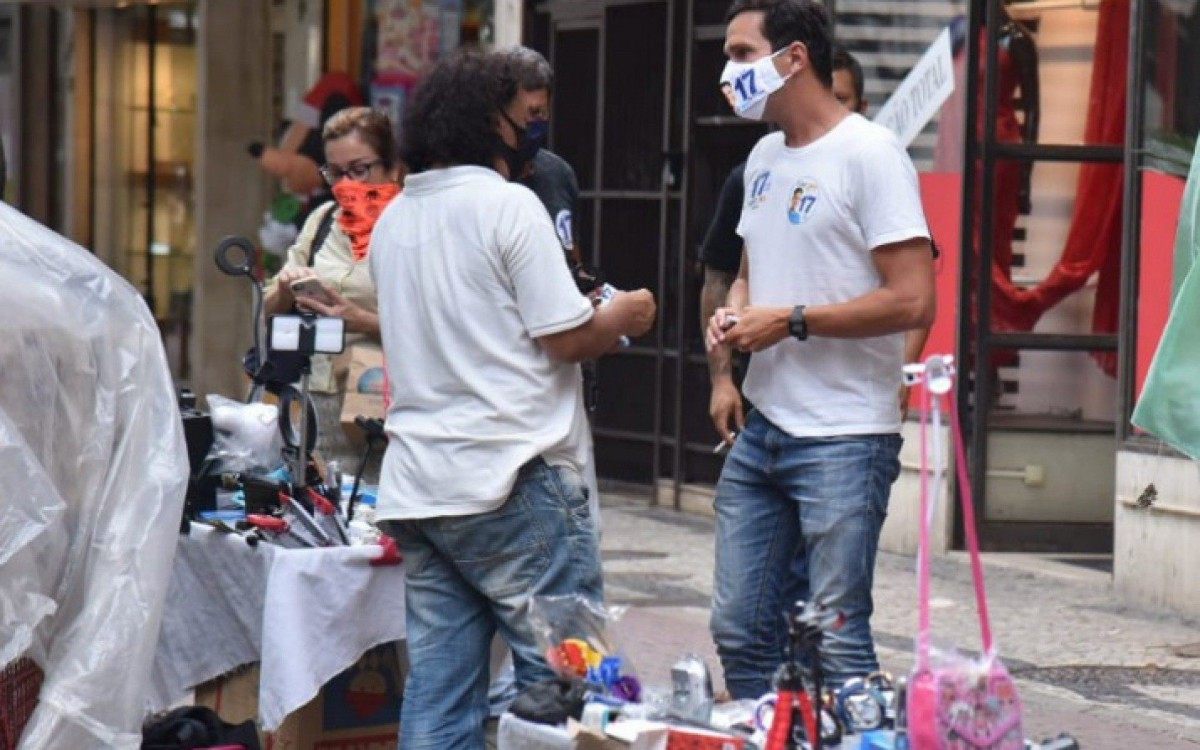 Candidato à Prefeitura do Rio pelo PSL, Luiz Lima, em Ipanema - Divulgação