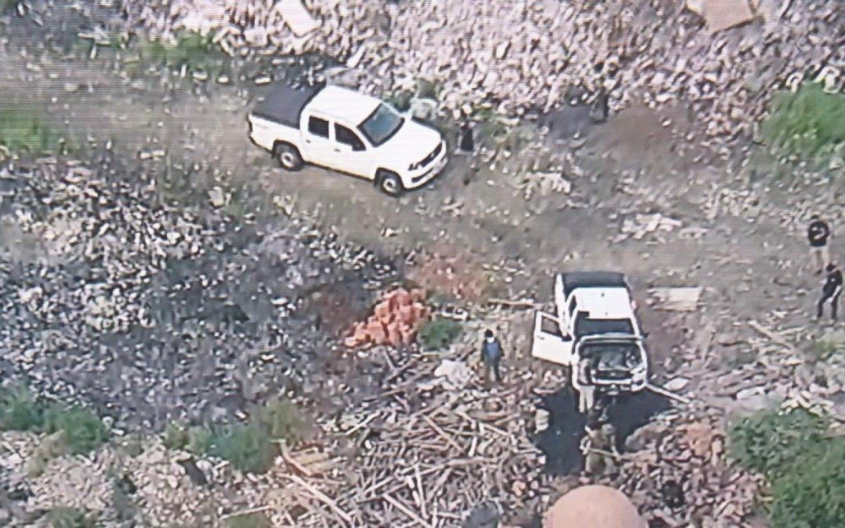 PM e Inea fazem operação contra crimes ambientais no bairro Jardim Gramacho, em Duque de Caxias - Reprodução Tv Record
