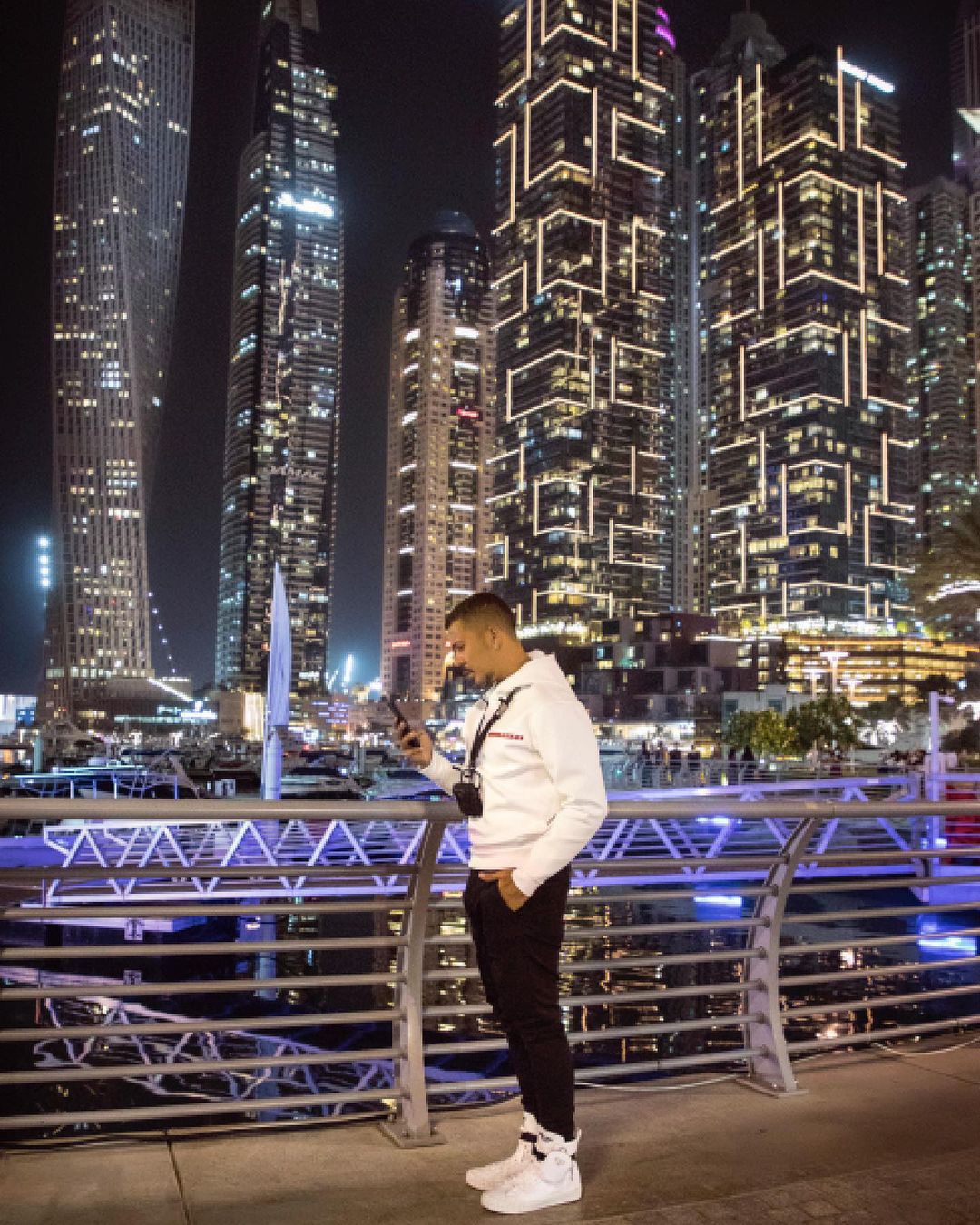 Carlinhos Maia abre álbum de fotos para os Emirados Árabes e Ilhas Maldivas