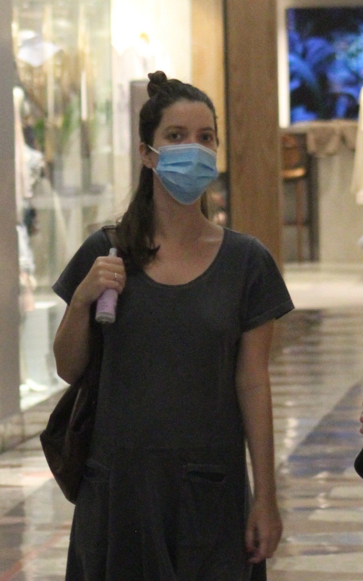 Nathalia Dill exibe barriguinha discreta de gravidez aos sete meses de gesta&ccedil;&atilde;o