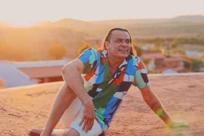 Frank Aguiar muda nome para Luz Aguiar