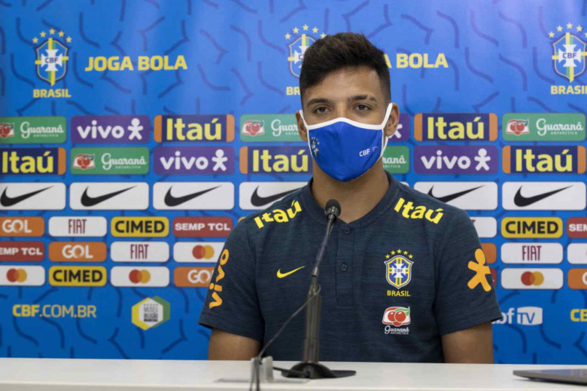 Gabriel Menino já teve chance na seleção brasileira - Lucas Figueiredo / CBF