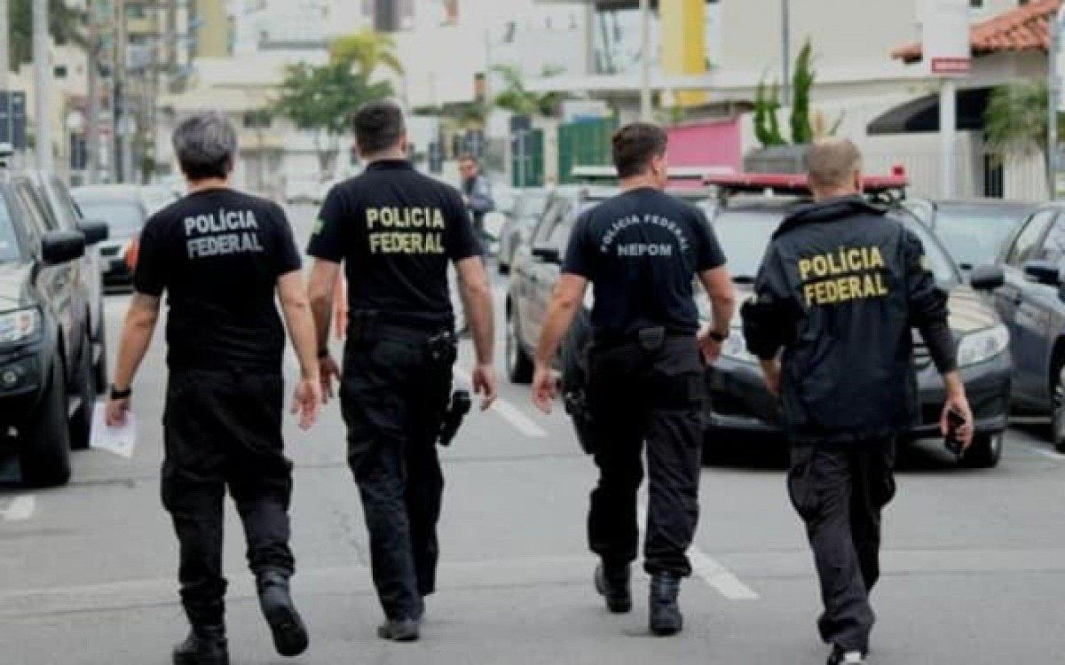 Ação da PF com MP visa cumprimento de mandados de busca e apreensão.