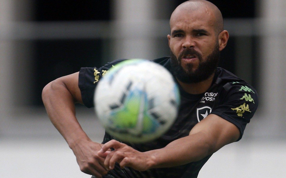 Aprovado pela comiss&atilde;o t&eacute;cnica permanente do Botafogo, Z&eacute; Welison est&aacute; nos planos para a S&eacute;rie B - VITOR SILVA / BOTAFOGO / DIVULGA&Ccedil;&Atilde;O
