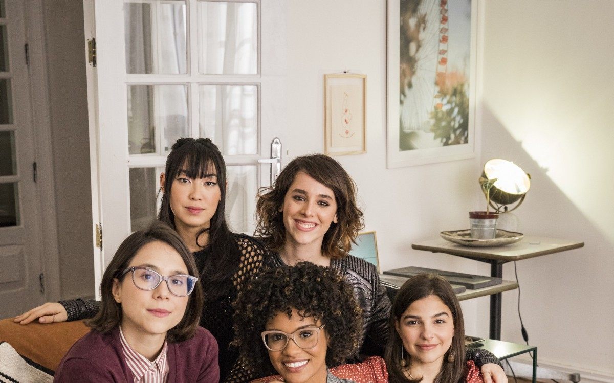 As Five &ndash; Keyla (Gabi Medvdoski), Ben&ecirc; (Daphne Bozaski), Ellen (Heslaine Vieira), Tina (Ana Hikari), Lica ( Maoela Aliperti)