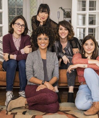 As Five – Keyla (Gabi Medvdoski), Benê (Daphne Bozaski), Ellen (Heslaine Vieira), Tina (Ana Hikari), Lica ( Maoela Aliperti) - Globo/Victor Pollak