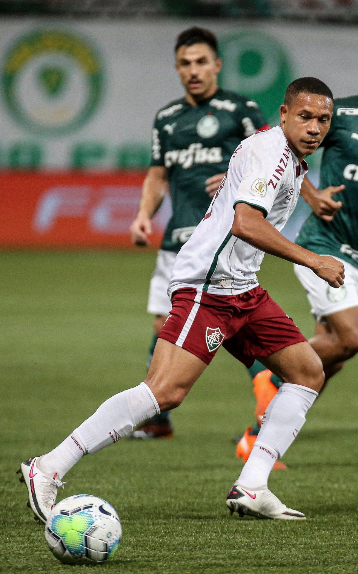 Wellington Silva fez pênalti - LUCAS MERÇON / FLUMINENSE