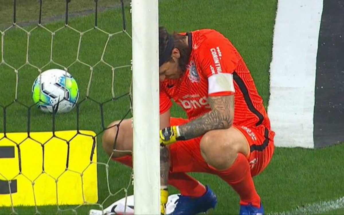 Cássio passou mal durante jogo do Corinthians - Reprodução